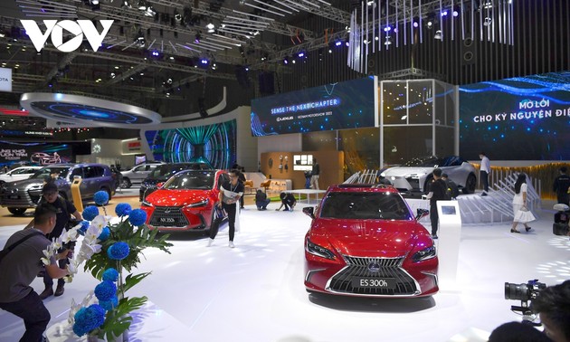120 car models displayed at Vietnam Motor Show 2022
