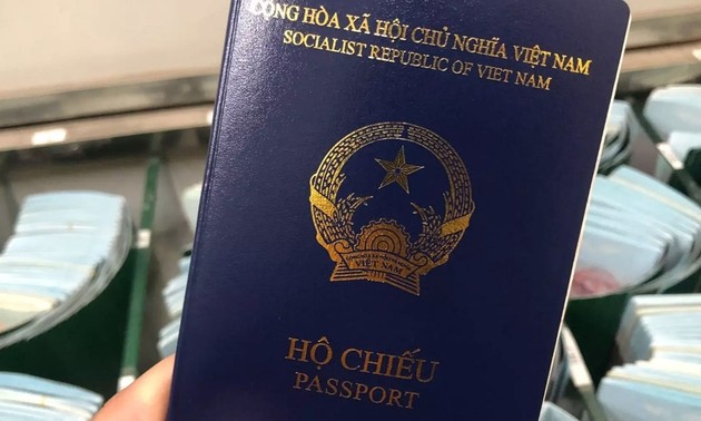 Vietnam moves up 4 places on international passport ranking