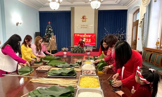 Vietnamese people in Russia celebrate Tet 