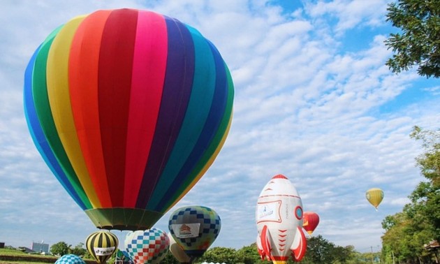  Hot-air balloon festival to be held in Hue