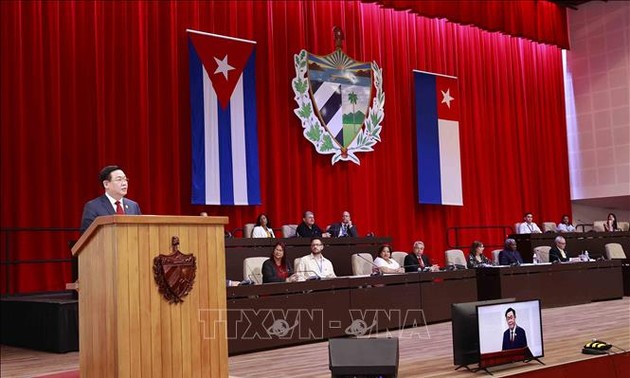 NA Chairman Vuong Dinh Hue addresses Cuban parliament’s special meeting