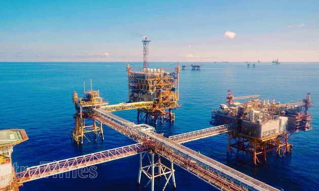  Petrovietnam attains remarkable growth in crude oil and petroleum production 