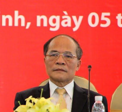 Nguyên Sinh Hùng rencontre les investisseurs à Vinh