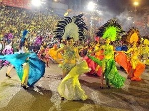 Carnaval « Halong 2012 » : un spectacle haut en couleur