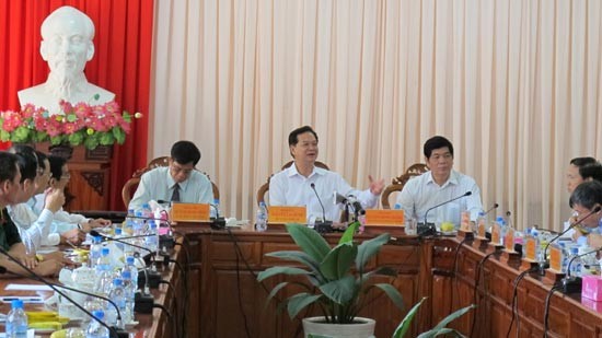 Le Premier Ministre travaille avec la province de Hau Giang