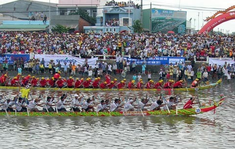 La course de pirogues des Khmers