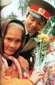 Les mères vietnamiennes héroïques immortalisées par Trần Hồng