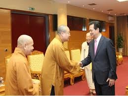Promouvoir les contributions des bouddhistes au développement national