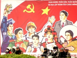 Colloque : Renouveller et perfectionner le système politique au Vietnam