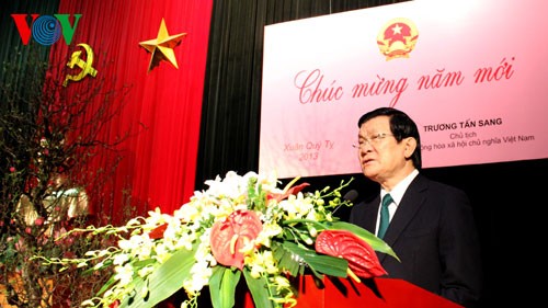Truong Tan Sang formule les voeux de Nouvel An aux forces de sécurité