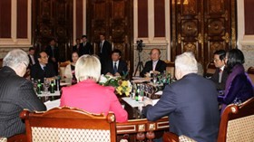 Nguyen Sinh Hung rencontre le président du Conseil législatif de St-Pétersbourg
