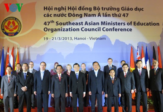 Les ministres de l'Education de l'ASEAN réunis à Hanoï