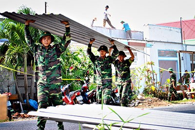 L’armée vietnamienne intensifie la coopération internationale face aux catastrophes naturelles