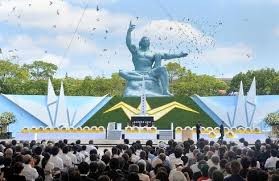 Nagasaki commémore l’explosion de la bombe atomique il y a 68 ans