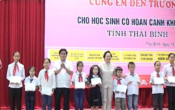 Bourses d’études pour les étudiants défavorisés de Thai Binh