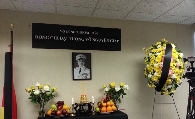 La diaspora vietnamienne regrette le général Giap