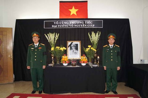 Hommages du général Vo Nguyen Giap de l'étranger