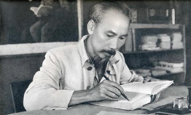 Publication du livre « Ho Chi Minh-humanisme et développement »