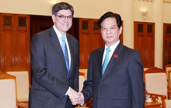 Le Premier Ministre Nguyên Tân Dung reçoit le secrétaire américain au trésor