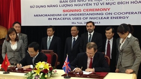 Coopération nucléaire Vietnamo-britannique pour les fins pacifiques