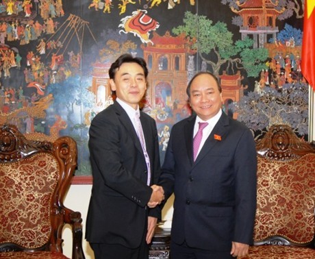 Le vice-PM Nguyên Xuân Phuc reçoit le représentant en chef de la JICA