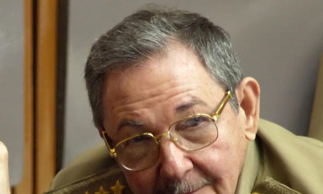 Cuba: Raul Castro met les entrepreneurs en garde contre l'audace économique
