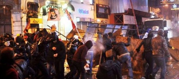 Turquie: défections et manifestations, Erdogan sous pression