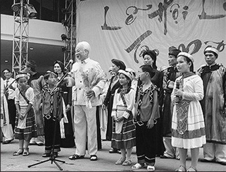 40 ans de dévouement à la création artistique dédiée au président Ho Chi Minh