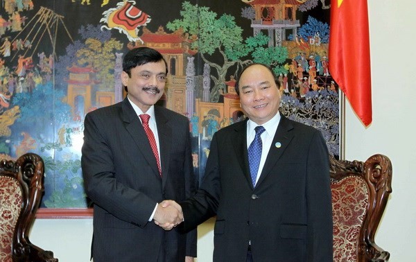 Le vice-Premier Ministre Nguyên Xuân Phuc reçoit un responsable indien
