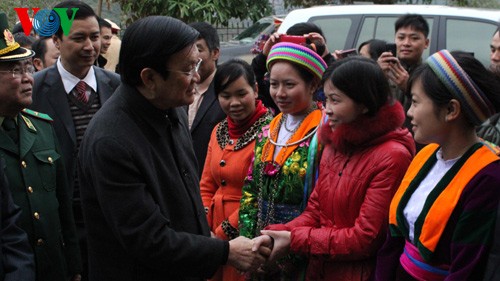 Le président Truong Tân Sang en visite à Hà Giang
