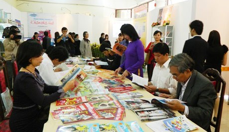 Ouverture de la fête de la presse printanière de Hanoï 2014