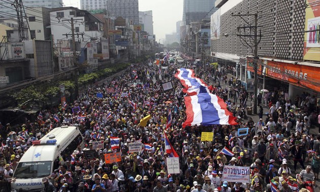 Législatives en Thaïlande : un vote anticipé chaotique