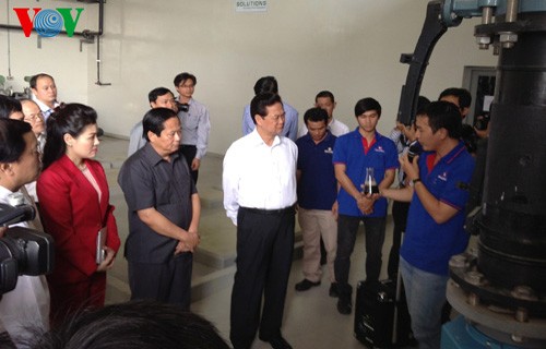 Le PM visite le complexe de traitement des déchets de Da Phuoc
