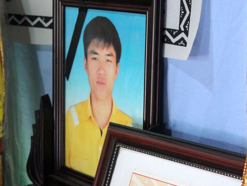Remise à titre posthume du titre de mort pour la patrie à Trân Huu Hiêp