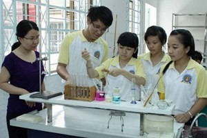 Deux élèves vietnamiens reçoivent le prix du jeune talent scientifique de l’ASEAN