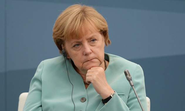 Ukraine : Merkel prône le règlement politique de la crise