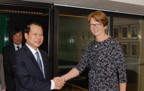 Le vice-Premier ministre Vu Van Ninh en visite officielle en Suède