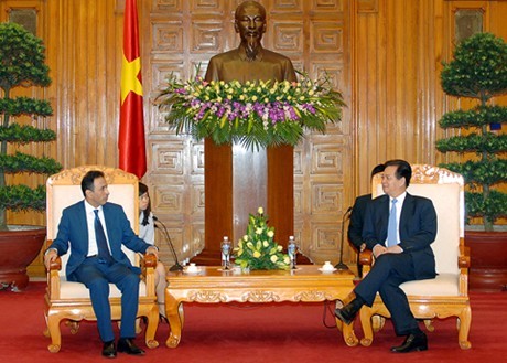 Nguyen Tan Dung reçoit les ambassadeurs des Emirats arabes unis et du Myanmar