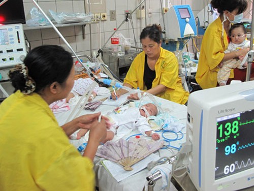 Le Premier ministre Nguyen Tan Dung dirige la lutte contre l’épidémie de rougeole