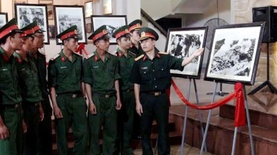 Vermissage à Quang Tri d’une exposition sur la victoire de Dien Bien Phu