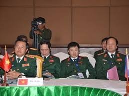 Renforcer la coopération défensive entre le Vietnam, le Laos et le Cambodge