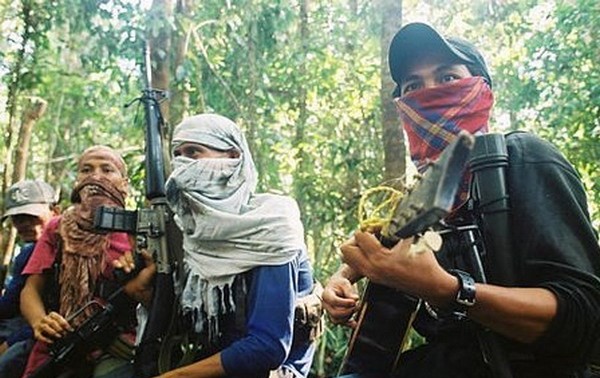 Des rebelles d'extrême-gauche enlèvent 39 civils dans le sud des Philippines