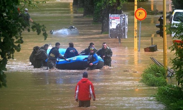 Inondations catastrophiques en Bosnie et Serbie, au moins 40 morts