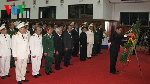 Les responsables vietnamiens aux funérailles des dirigeants laotiens