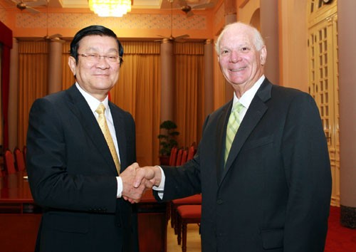 Le président Truong Tân Sang reçoit le sénateur américain Benjamin Cardin
