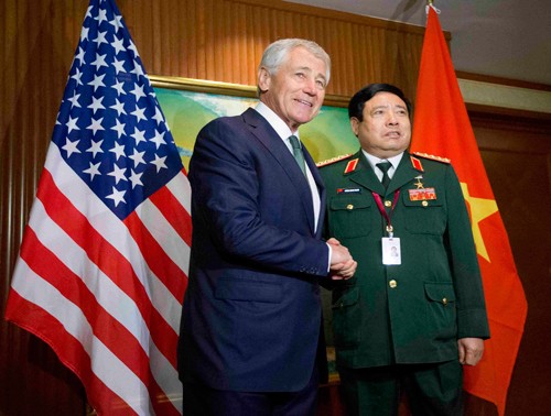 Plusieurs pays souhaitent promouvoir les relations défensives avec le Vietnam