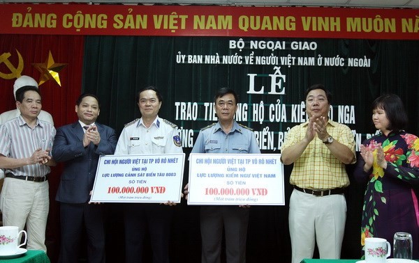  Les Vietkieus de Russie offrent 85 mille USD à la police maritime du Vietnam 
