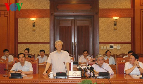Nguyen Phu Trong travaille avec le Conseil théorique central