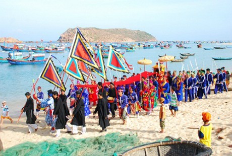La grande famille des ethnies vietnamiennes pour la souveraineté maritime et insulaire nationale