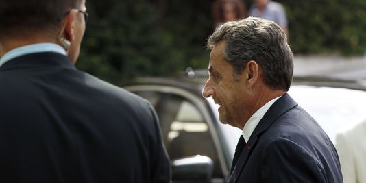 France : Nicolas Sarkozy placé en garde à vue